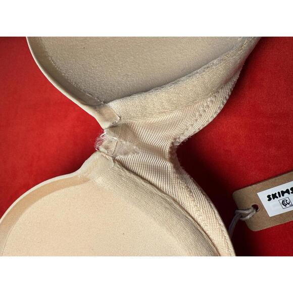 Skims Ultimate Push Up Strapless Bra Color Sand Size 32C - Picture 3 of 4